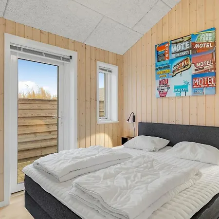 Two-bedroom Holiday In *