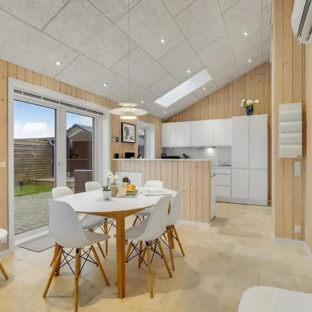 Two-bedroom Holiday In Nyaraló Nyborg