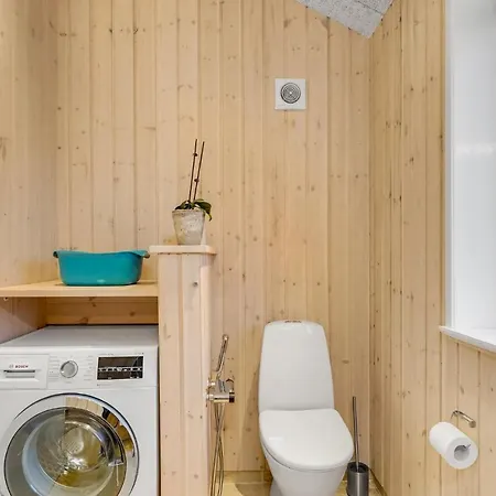 Two-bedroom Holiday In Nyaraló Nyborg