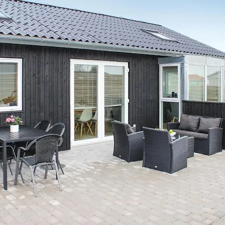 Two-bedroom Holiday In *